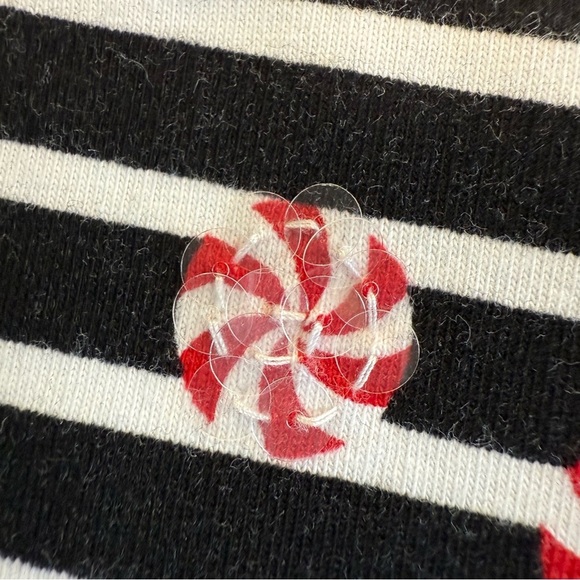 Talbots Black & White Sz LP Striped Top w/ Red Peppermint Candies/SequinsPattern - Picture 11 of 11
